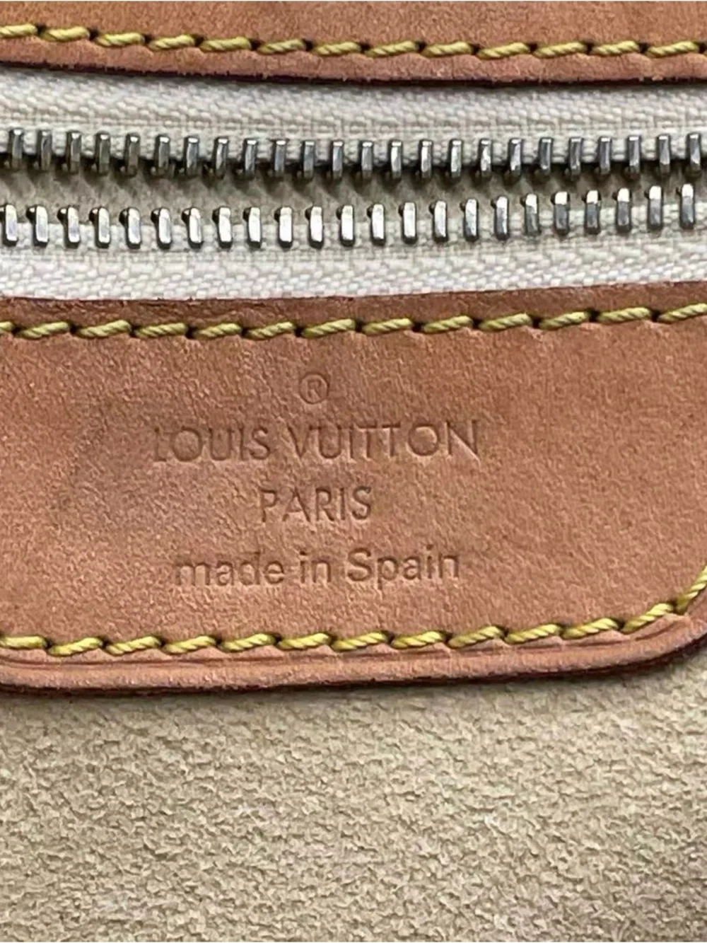 LOUIS VUITTON Damier Azur Hampstead MM Bag  Tote Bag with Tan Trim - Beige/White